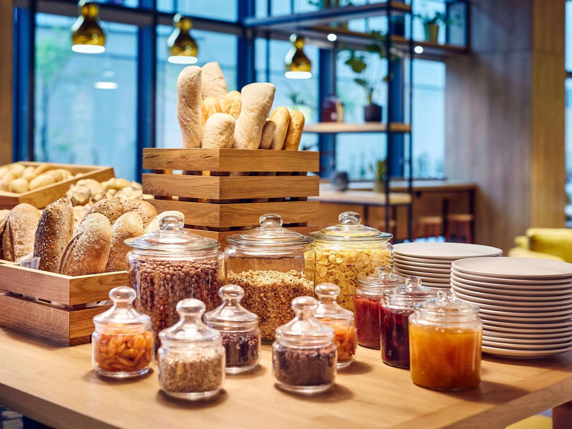 Ibis Styles Krakow Centrum Bagian luar foto